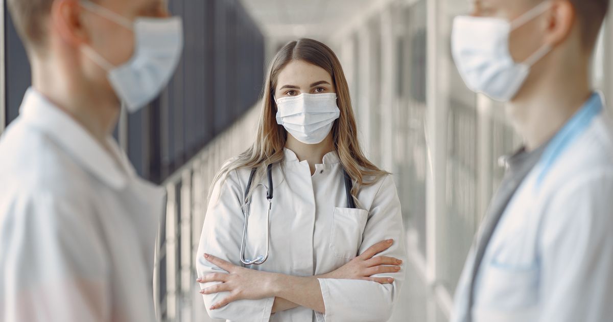 CRNA anesthesia professional in Illinois operating room